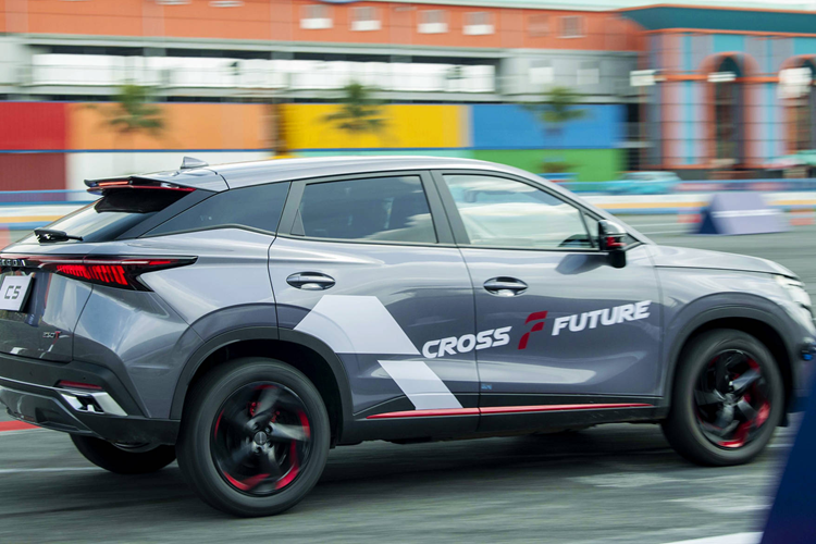 Để mang đến trải nghiệm dịch vụ tốt nhất cho khách hàng, Omoda &amp; Jaecoo sẽ triển khai hệ thống đại lý 3S đạt tiêu chuẩn quốc tế trên toàn quốc, với mục tiêu khai trương 20 đại lý trong năm nay.