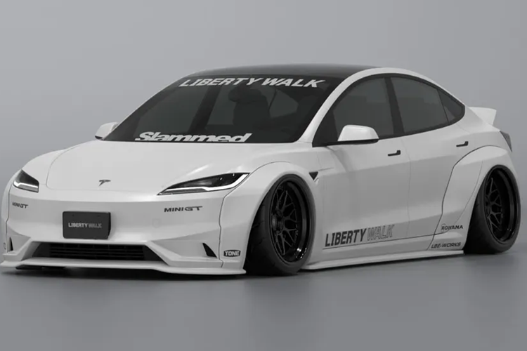 Tuy nhiên, thương hiệu Liberty Walk mới đây đã cho ra mắt gói độ widebody ấn tượng đem đến cho chủ sở hữu Tesla Model 3 chạy điện một diện mạo thực sư nổi bật. Bộ bodykit LB E cho Tesla Model 3 bao gồm bốn bộ phận chính bao gồm phần líp trước, một cánh đuôi vịt ở phía sau, một bộ khuếch tán phía sau và các líp hông xe cơ bản.