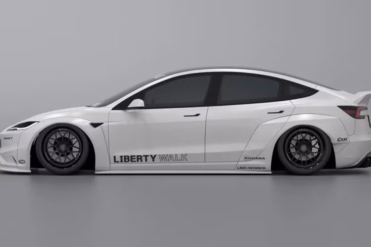 Tuy nhiên, thương hiệu Liberty Walk hiện chưa công bố các thông tin về vận chuyển, chính vì vậy mà người dùng hiện vẫn chưa biết mức giá để có thể “tậu” gói Bodykit này về nhà. Ngoài ra, thương hiệu Liberty Works cũng không có thông tin gì về hệ thống treo và bánh xe được sử dụng trên chiếc xe này.