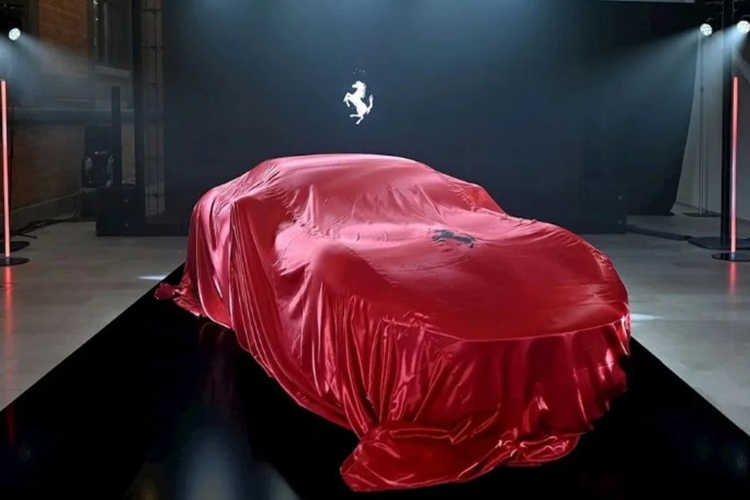 Ferrari “ap u” ra mat xe thuan dien dau tien gia hon 13 ty dong