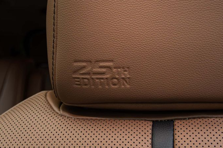 Tương tự các phiên bản khác, Toyota Highlander 25th Edition có 2 lựa chọn động cơ. Đầu tiên là động cơ 2.4L 4 xi-lanh tăng áp, sản sinh công suất tối đa 265 mã lực và mô-men xoắn cực đại 420 Nm. 