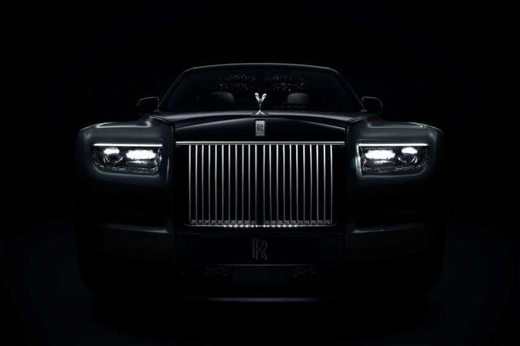 Hiện tại, Roll-Royce Phantom Series II chưa được hãng giới thiệu chính thức tại Việt Nam. Tuy nhiên, mẫu xe này đã được một số đại lý tư nhân nhập về để bán cho khách hàng trong nước. Theo tìm hiểu, để sở hữu mẫu sedan siêu sang này, các đại gia Việt cần chi ra số tiền lên tới hơn 80 tỷ đồng.