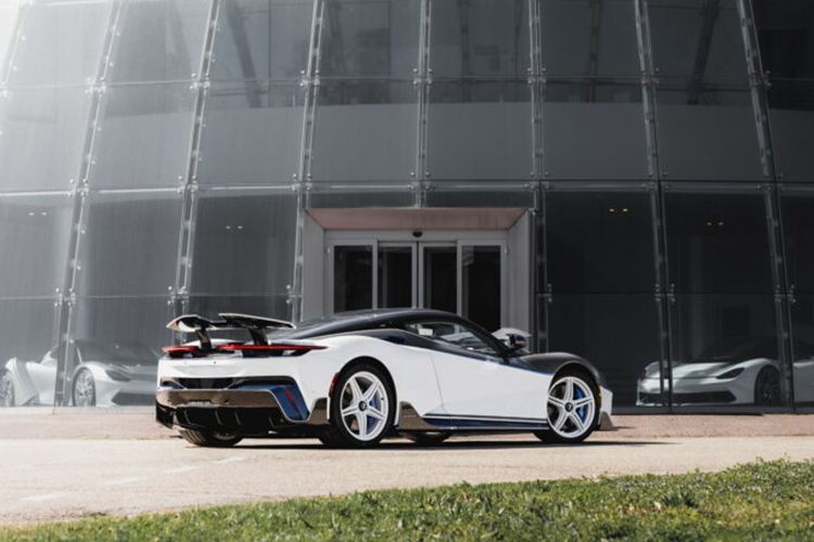 Automobili Pininfarina cho biết mẫu xe Reversario sẽ là một tác phẩm độc nhất vô nhị, chính vì vậy mà bốn chủ sở hữu còn lại của Anniversario cũng sẽ không còn cơ hội tạo ra một mẫu xe tương tự với Reversario.