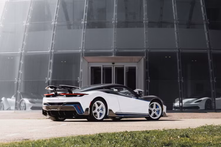 Automobili Pininfarina cho biết mẫu xe Reversario sẽ là một tác phẩm độc nhất vô nhị, chính vì vậy mà bốn chủ sở hữu còn lại của Anniversario cũng sẽ không còn cơ hội tạo ra một mẫu xe tương tự với Reversario.