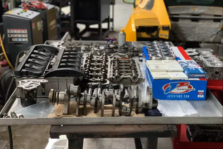 Hiện dòng siêu xe Lamborghini Gallardo đã bị "khai tử" sau 10 năm có mặt trên thị trường để nhường dây chuyền sản xuất lại cho siêu xe Lamborghini Huracan, cũng đã dừng sản xuất.