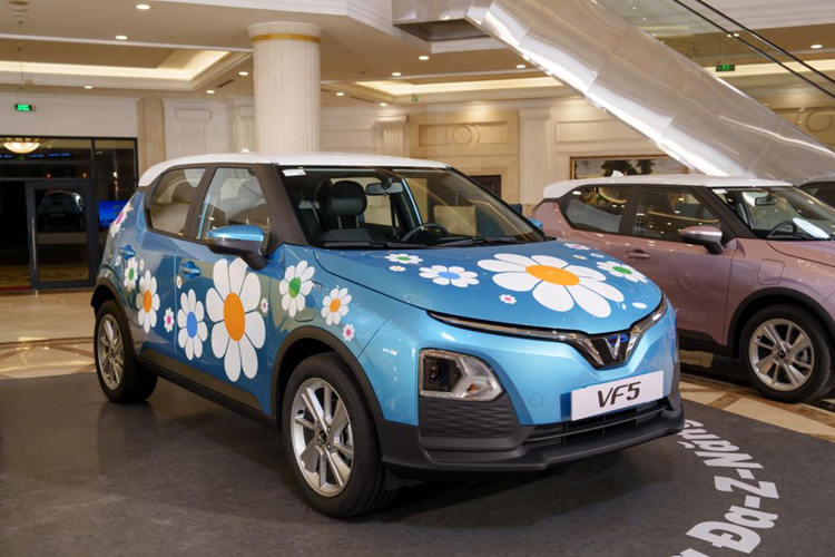 Chi tiet VinFast VF5 Plus mau moi, khach mua nhan uu dai manh tay