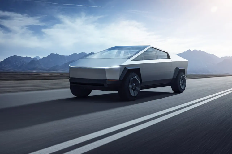 Thùng xe còn được tích hợp ngăn chứa đồ có khóa với có thể tích 1.897 lít. Tân binh nhà Tesla được trang bị lốp chạy mọi địa hình với kích thước 35 inch (khoảng 890 mm). Bên cạnh đó là hệ thống treo khí nén thích ứng, có thể mang đến khoảng sáng gầm tối đa 442 mm cho mẫu xe bán tải này.