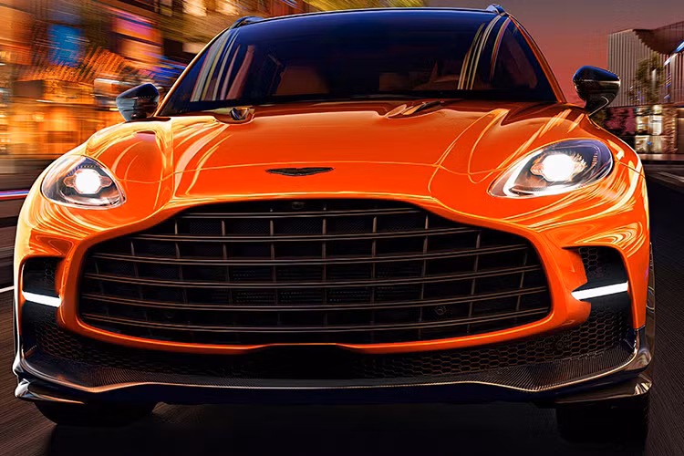 Với tốc độ tối đa 310 km/h, DBX707 vẫn là một trong những chiếc SUV nhanh nhất, sánh ngang với Lamborghini Urus, Maserati Levante Trofeo và Porsche Cayman Turbo GT. Hiện mức giá xe Aston Martin DBX707 2025 vẫn chưa được công bố.