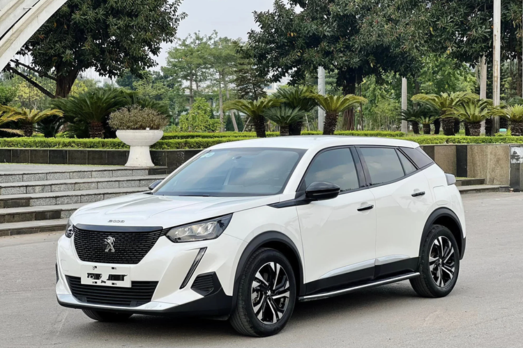 Xe Peugeot tại Việt Nam được khách hàng yêu thích nhờ thiết kế hiện đại và cá tính. Bên cạnh đó, nội thất của các mẫu xe Peugeot cũng gây ấn tượng với thiết kế hiện đại, tạo cảm giác thể thao và cao cấp hơn những đối thủ cùng phân khúc.