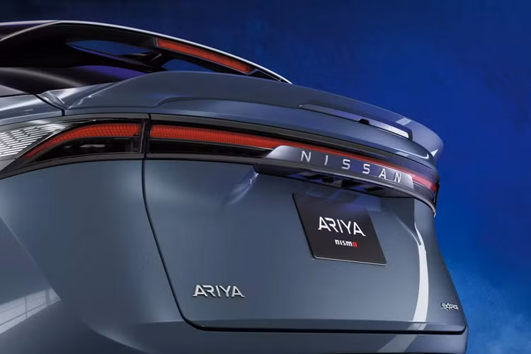 Khi chúng tôi đẩy mạnh quá trình điện hóa các dòng sản phẩm của mình, điều cần thiết là vẫn phải tiếp tục cung cấp những mẫu xe xuất sắc và thú vị cho khách hàng, đồng thời đáp ứng nhu cầu của những người đam mê NISMO” – thông báo của Nissan cho biết.