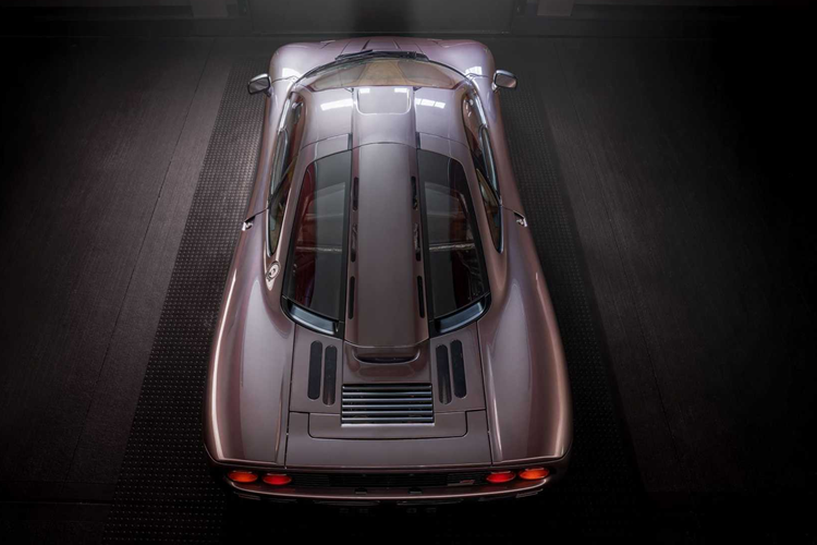 Chiếc xe sẽ được đưa lên sàn đấu giá trong thời gian tới và dự kiến giá xe McLaren F1 này sẽ được bán ở mức khoảng trên 20 triệu USD thông qua nền tảng trực tuyến.