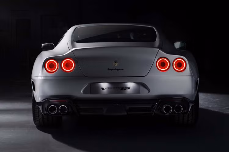 Touring cho biết mẫu xe này có mức giá siêu xe Veloce1 khởi điểm 758.000 Đô (Khoảng 690.000 Euro), chưa bao gồm chi phí của một chiếc 550 nguyên bản. Hiện tại được biết, giá bán của một chiếc 550 Maranello tình trạng tốt sẽ có giá khởi điểm ít nhất 150.000 Đô.