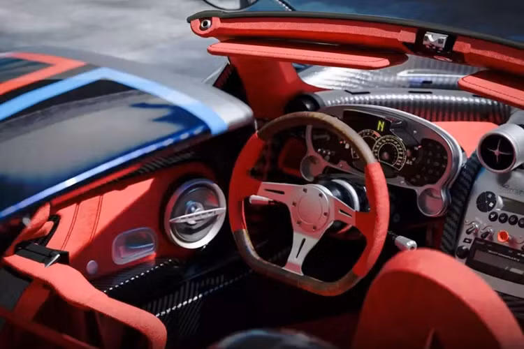 Phần lớn thân xe được hoàn thiện bằng sợi carbon dạng đặc biệt với lớp hoàn thiện màu bạc trông rất ấn tượng. Các yếu tố này tương phản với sợi carbon màu xanh đậm, bao gồm trên vòm bánh xe phía trước, tấm ốp bệ cửa, nắp capo, viền đèn pha, hốc gió trên nóc xe, vây cá mập và cánh gió sau lớn.