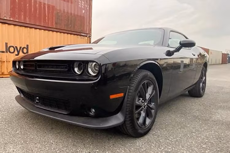 Mẫu xe phổ biến nhất là Camaro 3LT, với 42 chiếc vẫn chưa được bán. Theo sau là 1LT với 19 chiếc, 17 chiếc 2LT, hơn 10 xe 2SS và chỉ ba mẫu 1SS. Một số ít LT1 cũng được rải rác. Đối với các mẫu mới, hai chiếc Camaro ZL1 2024 có sẵn, với giá lần lượt là 94.320 đô la và 95.790 đô la, dành cho những ai sẵn sàng chi gần sáu con số để sở hữu.