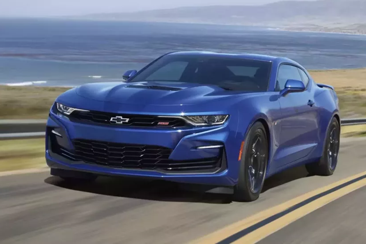 Những chiếc xe cơ bắp Mỹ mà chúng ta đã biết và yêu thích đang dần biến mất, bao gồm Dodge Challenger và Chevrolet Camaro. Nếu bạn háo hức sở hữu một trong những biểu tượng này trước khi lựa chọn duy nhất là thị trường xe đã qua sử dụng, thì nên nhanh chóng đặt mua các đại lý ở Mỹ này, vì họ còn kha khá xe mới.