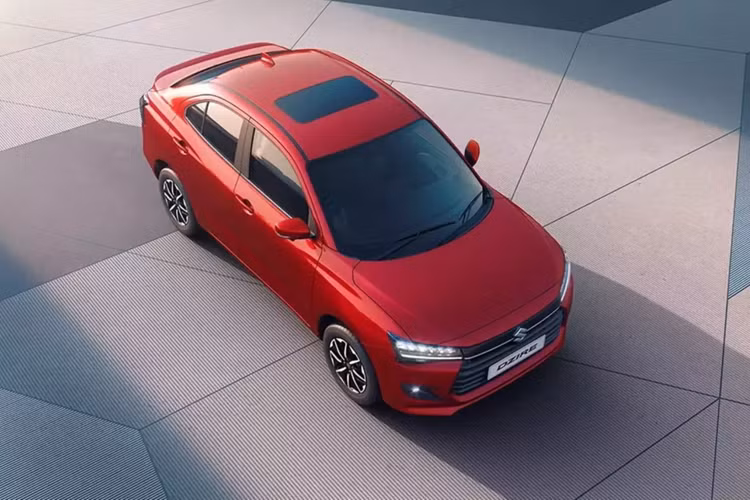 Maruti Suzuki đã ra mắt thế hệ thứ tư của Dzire tại Ấn Độ. Không giống như những người tiền nhiệm, Suzuki Dzire 2025 mới không có điểm nào giống với chiếc hatchback Swift mà nó dựa trên, thay vào đó lại áp dụng phong cách riêng của mình, giúp thể thao, cá tính hơn.