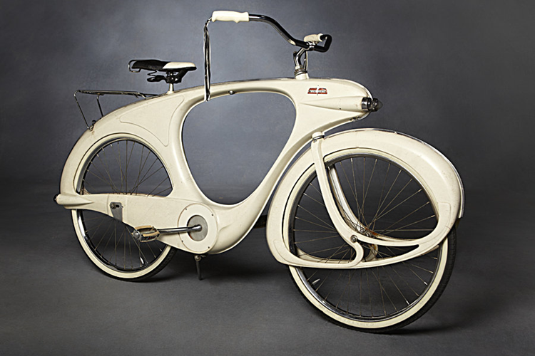 Sau Thế chiến II, nhu cầu về các phương tiện giao thông cá nhân gọn nhẹ, tiết kiệm và thân thiện với môi trường ngày càng trở nên cấp thiết. Xe đạp với ưu điểm không cần nhiên liệu và dễ sử dụng, trở thành lựa chọn lý tưởng cho nhiều người.