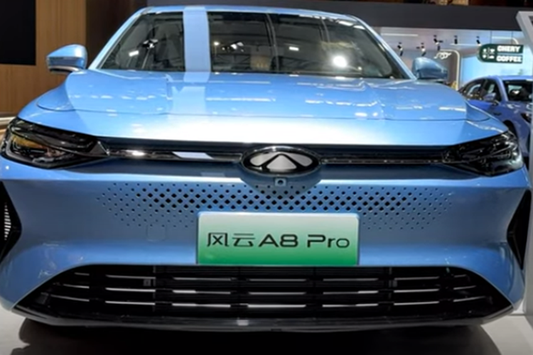 Ở ngoại hình, Chery Fulwin A8 Pro mới được sửa đổi nhẹ thiêt kế, xe có kích thước là chiều dài, chiều rộng và chiều cao lần lượt sẽ là 4780/1843/1469 mm, chiều dài cơ sở là 2790 mm.