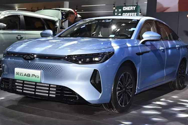 Việc các thương hiệu Trung Quốc thêm 'Max' hoặc 'Pro' vào tên của một mẫu xe hiện có và tạo ra một biến thể mới là điều rất bình thường. Nhưng đến nay, 1 số thông tin mới xác nhận, việc ra mắt dòng xe sedan Chery Fulwin A8 Pro PHEV sẽ diễn ra vào tháng sau, cụ thể là ngày 18/4 /2024.