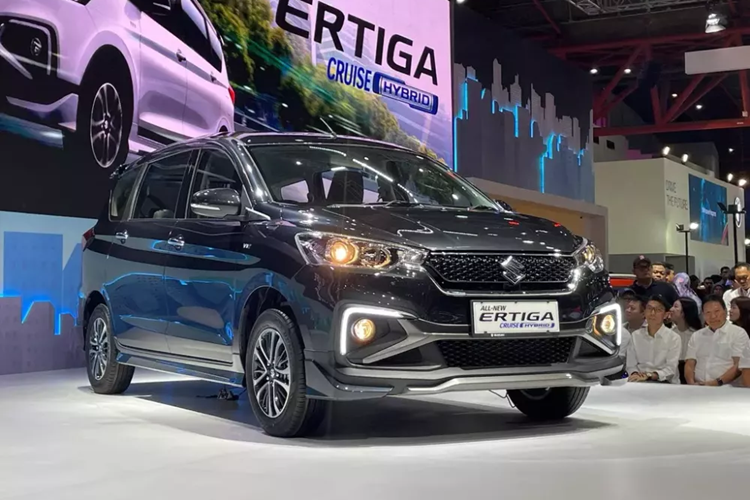 Nằm bên dưới nắp ca-pô của Suzuki Ertiga Cruise 2024 là động cơ với công nghệ mild hybrid mang tên Smart Hybrid Vehicle by Suzuki (SHVS) giống XL7 Hybrid mới.