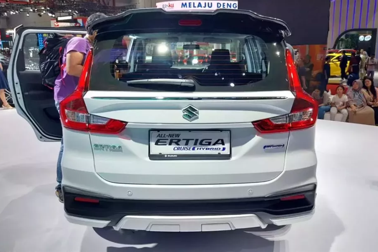 Động cơ đi kèm với pin lithium-ion có dung lượng 10 Ah (khoảng 1.200W) và máy phát điện tích hợp bộ đề (ISG). SHVS đóng vai trò hỗ trợ tăng tốc, giảm tải cho động cơ xăng và giúp tiết kiệm nhiên liệu hơn. Ngoài ra, hãng Suzuki còn trang bị tính năng tự động ngắt động cơ tạm thời cho xe.