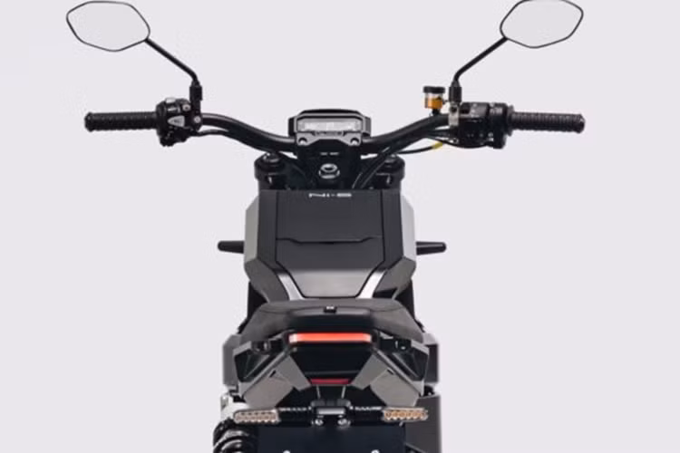 Cung cấp sức mạnh cho Nuen N1-S 2025 chạy điện là mô-tơ điện có công suất tối đa 32 mã lực và mô-men xoắn cực đại lên đến 190 Nm. Động cơ điện đi kèm pack pin có dung lượng 8 kWh.