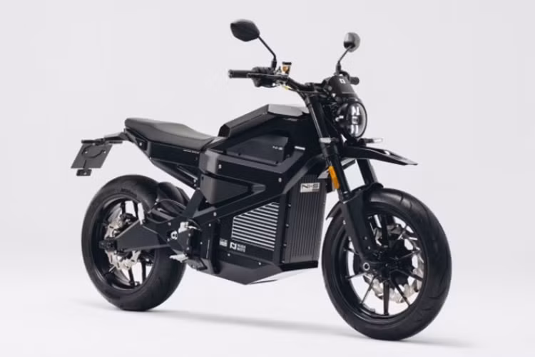 Theo đó, Nuen N1-S 2025 tại Việt Nam sẽ có 2 phiên bản là Founder's Edition và Signature Edition. Trong đó, phiên bản Founder's Edition là phiên bản cao cấp chỉ được sản xuất giới hạn 50 chiếc. Giá của 2 bản này lần lượt là 180 và 220 triệu đồng.