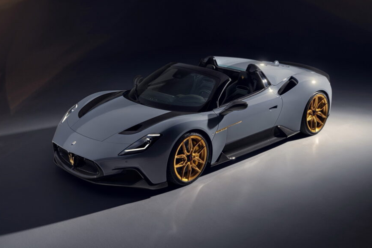 Hãng độ Đức đã trang bị cho siêu xe Maserati MC20 Cielo mui trần những sửa đổi khí động học tinh tế, bộ mâm xe màu vàng, hệ thống xả Inconel, hệ thống treo hạ thấp và tăng sức mạnh cho động cơ V6 tăng áp kép.