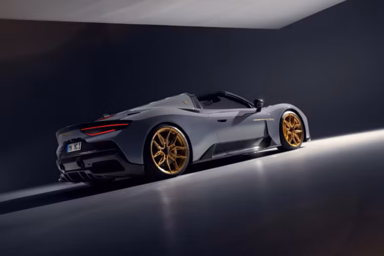 Hậu nâng cấp, Maserati MC20 Cielo độ Novitec có khả năng tăng tốc từ 0-100 km/h xuống còn 2,8 giây, nhanh hơn 0,2 giây so với nguyên bản. Hơn nữa, tốc độ tối đa của xe đã tăng thêm 5 km/h lên mức 325 km/h tương đương phiên bản Coupe.