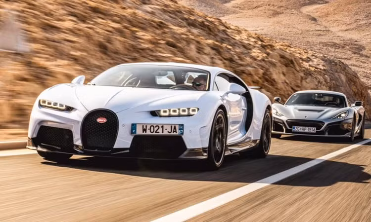 Khi được hỏi về việc Bugatti sẽ đối phó ra sao với lệnh cấm xe xăng tại châu Âu từ 2035, Rimac cho biết công ty không có kế hoạch khai tử dòng xe Bugatti động cơ đốt trong kể cả khi việc này đồng nghĩa Bugatti phải nộp tiền phạt.