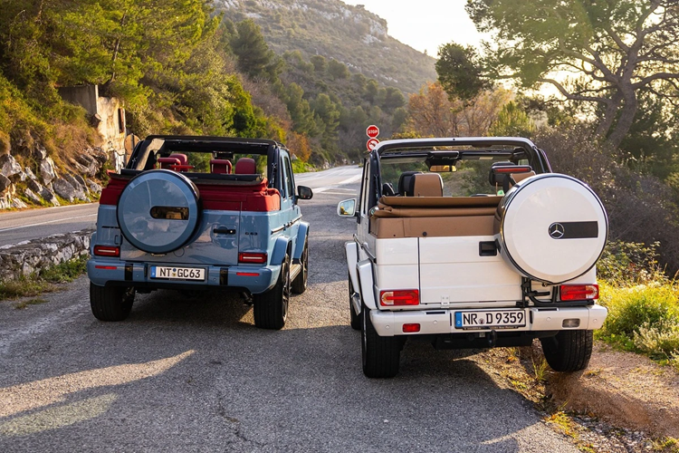 Chiếc đầu tiên vừa được bàn giao tại Monaco, sở hữu tông màu ngoại thất xanh China Blue và nội thất đỏ Classic Red. Những chiếc còn lại sẽ được cá nhân hóa và không có chiếc nào giống nhau, và thời gian hoàn thành một dự án mất khoảng 18 tháng.