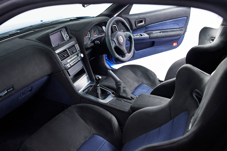 BBL cho biết hiện xe có công suất 650 mã lực, truyền tới cả bốn bánh thông qua hộp số sàn sáu cấp có khả năng chịu tải nặng Getrag. Xe còn được trang bị hệ thống phanh AP Racing 6 piston ở phía trước, 4 piston ở phía sau đi kèm với bộ đĩa RDD 356 mm. Xe cũng được trang bị bộ mâm độ từ thương hiệu Rays tùy chỉnh có kích thước 18 inch.