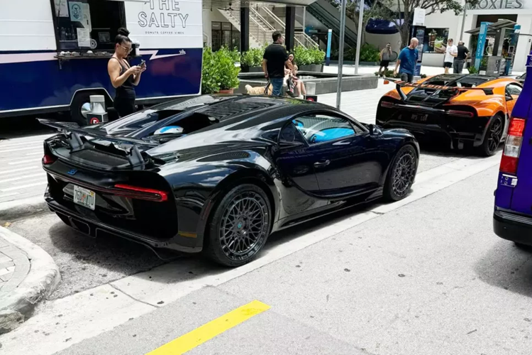 Nguồn cung cấp sức mạnh cho Bugatti Chiron Pur Sport vẫn là khối động cơ W16, dung tích 8.0 lít, đi kèm 4 bộ tăng áp đình đám. Động cơ này tạo ra công suất tối đa 1.479 mã lực nhưng tại tua máy 6.900 vòng/phút.