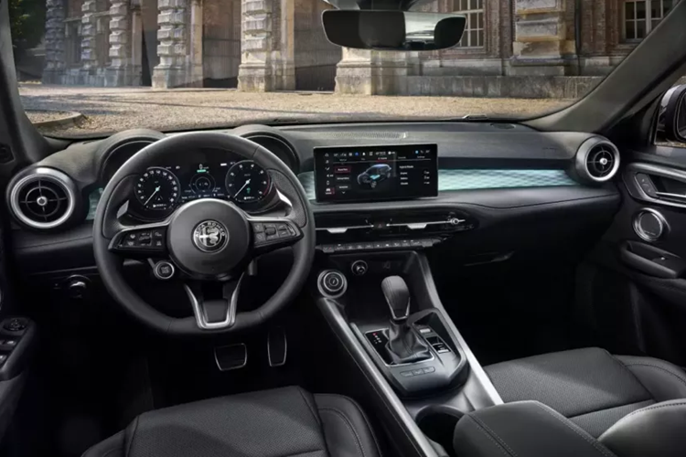 Liệu chúng có cải thiện được sự vừa vặn và hoàn thiện tổng thể hay không vẫn còn phải chờ xem phản hồi từ người dùng, nhưng chắc chắn, một số loại nhựa vẫn cứng hơn mức bạn muốn so với các đối thủ cao cấp của nó. Ngay cả những khu vực không mềm mại cũng được thiết kế tốt.