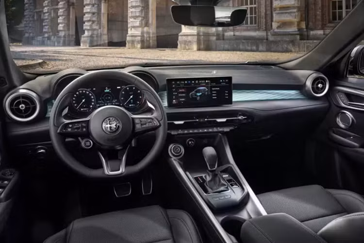 Liệu chúng có cải thiện được sự vừa vặn và hoàn thiện tổng thể hay không vẫn còn phải chờ xem phản hồi từ người dùng, nhưng chắc chắn, một số loại nhựa vẫn cứng hơn mức bạn muốn so với các đối thủ cao cấp của nó. Ngay cả những khu vực không mềm mại cũng được thiết kế tốt.