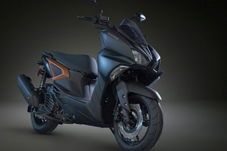 So với phiên bản tiền nhiệm, Yamaha X-Force 155 2025 có điểm khác biệt rõ rệt nhất ở phần yên xe được thiết kế liền mạch thay vì kiểu phân tầng như trên Aerox. Bên cạnh đó, độ cao yên xe cũng được tinh chỉnh nhẹ nhằm cải thiện cảm giác ngồi cho người lái.