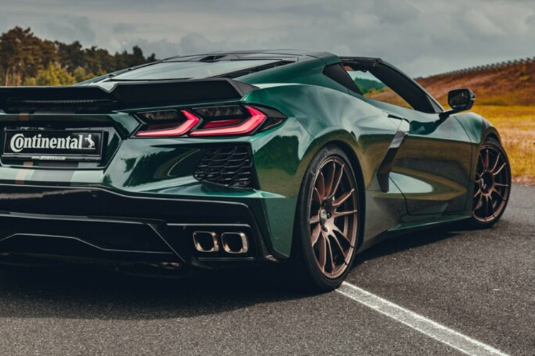 Theo dự kiến, mức giá xe Corvette C8 Stingray 45th bán ra khởi điểm ở mức khoảng 162.000 USD (khoảng hơn 3,8 tỷ đồng) tại thị trường Đức.