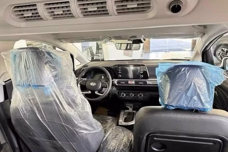 Ngoài ra, nhân viên này còn cho biết Hyundai Stargazer X tại Việt Nam sẽ được nhập khẩu nguyên chiếc từ Indonesia. Với giá bán khởi điểm (dự kiến) chưa đến 500 triệu đồng, Hyundai Stargazer X 2024 sẽ trở thành mẫu xe có giá bán thấp nhất phân khúc MPV cỡ nhỏ.