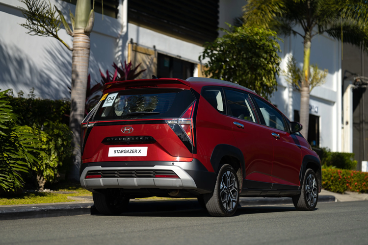 Hyundai Stargazer X sẽ tiếp tục được nhập khẩu nguyên chiếc từ Indonesia về Việt Nam. Sự góp mặt của mẫu xe này được kỳ vọng sẽ giúp cải thiện doanh số của dòng Hyundai Stargazer tại Việt Nam. Trong 2 tháng đầu năm 2024, Hyundai Stargazer mới đạt doanh số cộng dồn 130 xe, đứng thứ 8 trong phân khúc, chỉ cao hơn Toyota Innova và Innova Cross.