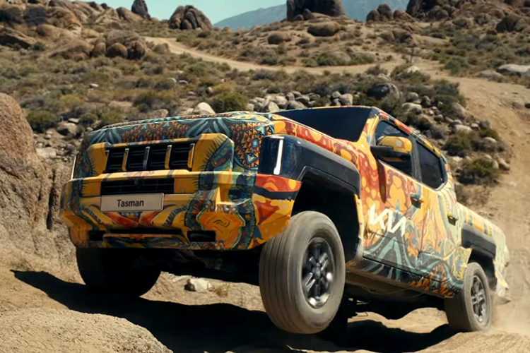 "Trái tim" của Kia Tasman 2025 được dự đoán là động cơ diesel CRDi 4 xi-lanh, dung tích 2.2L với công suất tối đa 199 mã lực và mô-men xoắn cực đại 441 Nm.