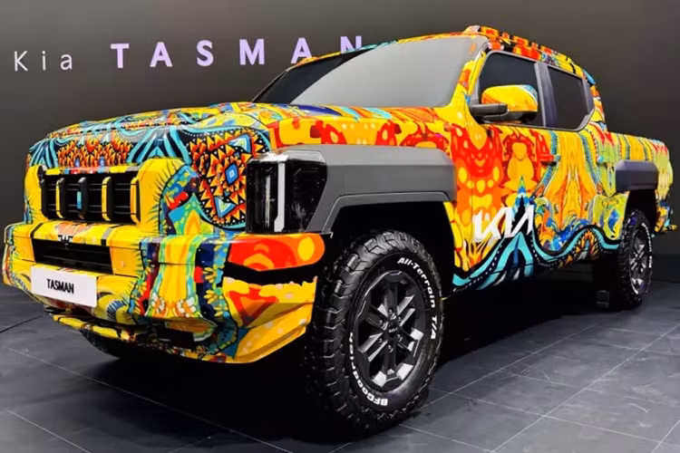 Trong những năm qua, trong làng ôtô thế giới đã liên tục xuất hiện tin đồn về mẫu xe bán tải Kia Tasman 2025 mới. Có vẻ như vào tháng 10/2024 tới đây, tin đồn này sẽ chính thức trở thành sự thật. Theo tin đồn, Kia Tasman 2025 sẽ ra mắt ở thị trường Ả-Rập Xê-út vào tháng sau.