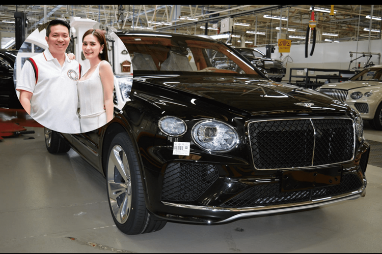 Mức giá xe Bentley Bentayga EWB cho giới nhà giàu Việt được công bố chính hãng từ 18,5 tỷ đồng, khá mềm so với đối thủ của nó là Rolls-Royce Cullinan có giá chính hãng trên 30 tỷ đồng, chưa bao gồm các tùy chọn thêm. Ước tính, đại gia Quốc Vũ sẽ phải chi gần 25 tỷ đồng để sở hữu chiếc SUV siêu sang Bentley Bentayga EWB này.