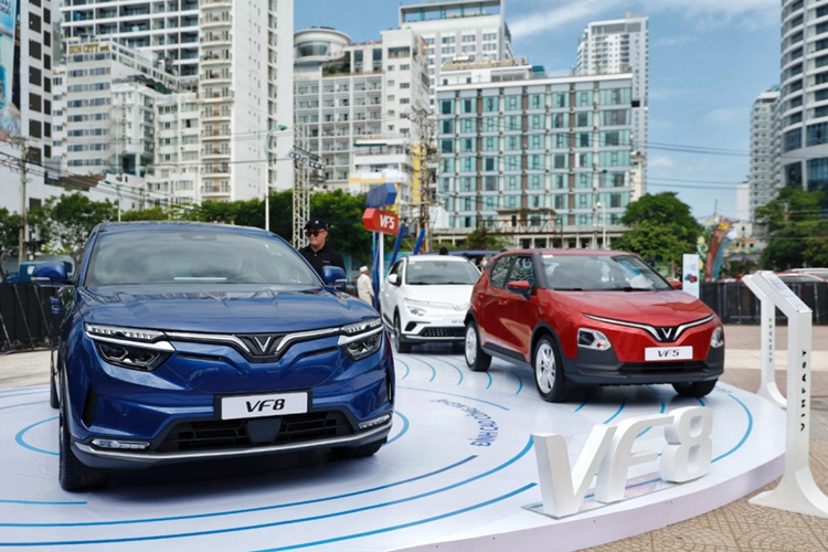 Những năm gần đây, Philippines là một trong những thị trường tiêu thụ ôtô thuộc top đầu khu vực Đông Nam Á, sau Indonesia, Malaysia và Thái Lan.