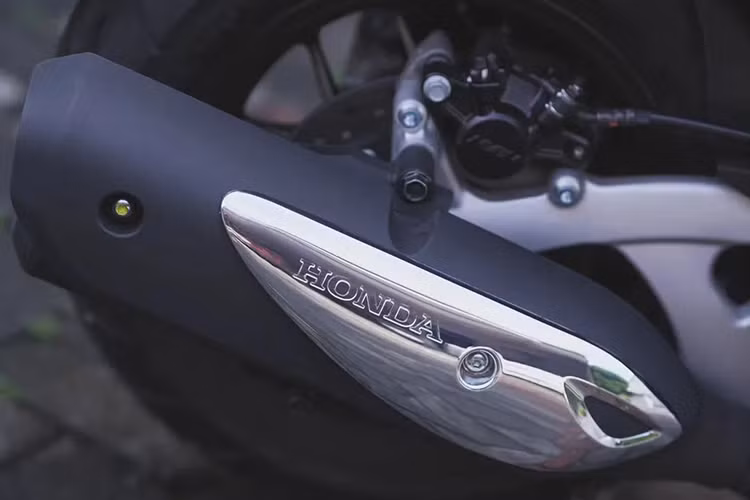 Động cơ của Honda Stylo 160 là loại ESP+ với xi-lanh đơn, 4 van, làm mát bằng dung dịch, dung tích 160 cc, sản sinh công suất tối đa 15,1 mã lực tại tua máy 8.500 vòng/phút và mô-men xoắn cực đại 13,8 Nm tại tua máy 7.000 vòng/phút.