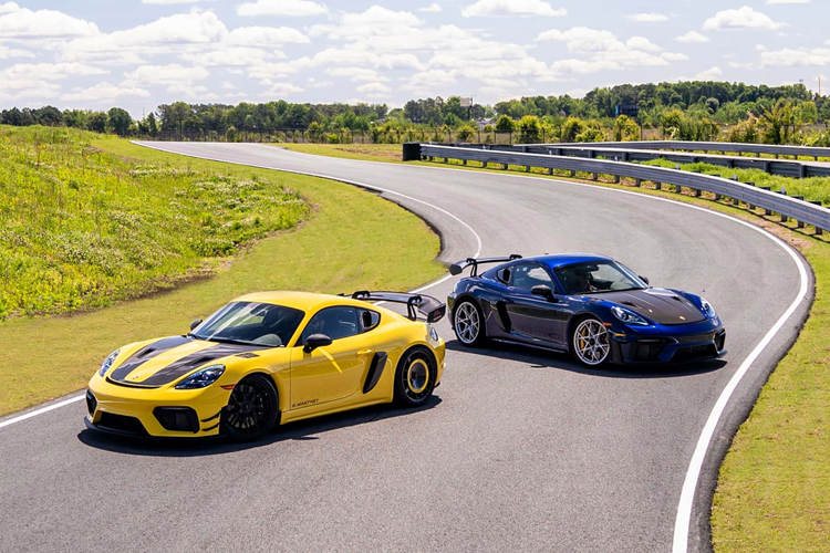 Xe sẽ được trang bị tấm ốp gầm phía trước mới, cánh gió sau lớn hơn và ốp mâm Aero disc cho bánh sau. Khi cánh gió ở chế độ khí động học cao nhất, lực ép xuống ở tốc độ 200 km/h tăng từ 89 kg lên 169 kg.