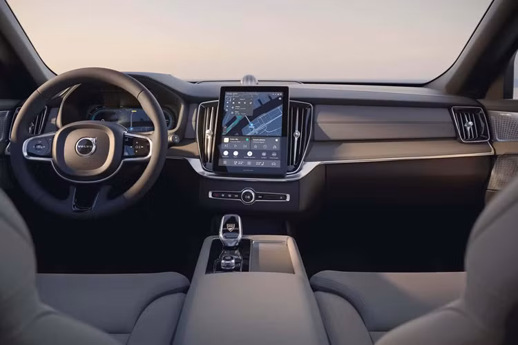 Còn quá sớm để nói liệu Volvo XC90 có tồn tại đến thế hệ thứ ba hay không. Bản nâng cấp gần đây là minh chứng cho biết mẫu xe hiện tại sẽ tồn tại thêm vài năm nữa.