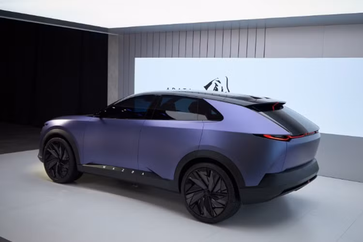 Trước đó, có nhiều đồn đoán cho rằng hãng xe Nhật đang rục rịch phát triển Mazda CX-5 thế hệ mới, dự kiến xe sẽ ra mắt vào năm 2026. Phiên bản mới này sẽ được bổ sung hệ truyền động hybrid và bỏ động cơ dầu. Và hơn hết, tên gọi của xe vẫn giữ nguyên là CX-5.