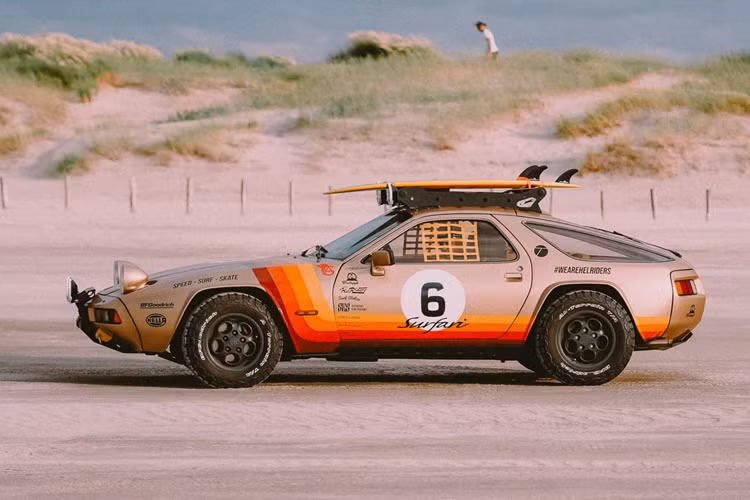 Công ty thiết kế Lange &amp; Lange có trụ sở tại Warsaw đã được yêu cầu thiết kế bên ngoài và xe cũng có chút nét của Rothmans trên các sọc của 928 và xe cũng được trang bị thêm vòm bánh xe mở rộng phần thân xe, từ đây tạo ra một cái nhìn tốt cho tác phẩm kinh điển những năm 1980 này.