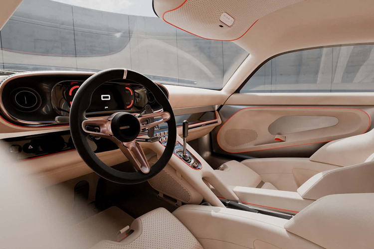 Người mua xe cũng có thể lựa chọn sử dụng hộp số sàn hoặc hộp số ly hợp kép. GT One có hệ thống treo xương đòn kép phía trước và phía sau đặt riêng, phanh gốm carbon và lồng chống lật đầy đủ tiêu chuẩn FIA.