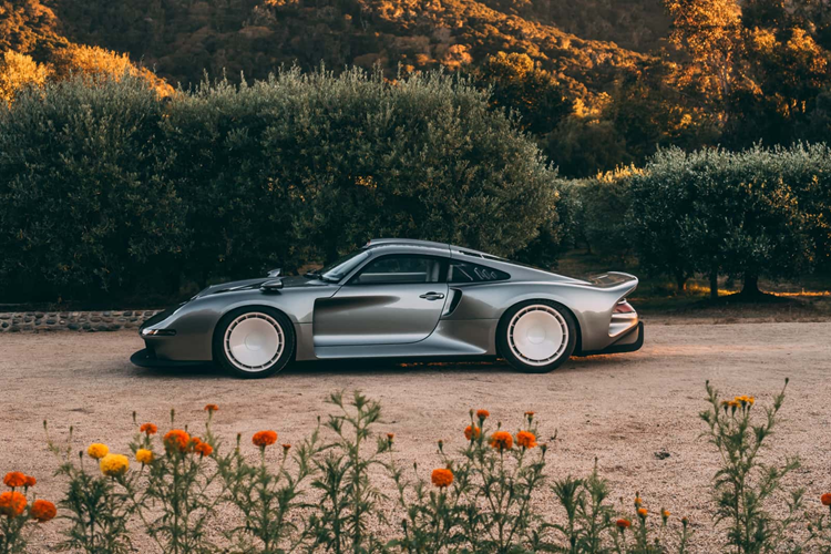 Được biết, mẫu xe này có tùy chọn trang bị động cơ Flat-six dung tích 4,0 lít hoặc động cơ Flat-six hút khí tự nhiên công suất 500 mã lực giống như động cơ 11.000 vòngphút mà Tuthill đã phát triển cho chiếc 911 K với sức mạnh hơn 600 mã lực. Tuthill Porsche hiện chưa tiết lộ khối động cơ là tăng áp hay siêu nạp.